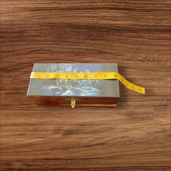 Beautiful Brown Wolves In The Moonlight Wooden Cedar Box - Picture 3 of 14